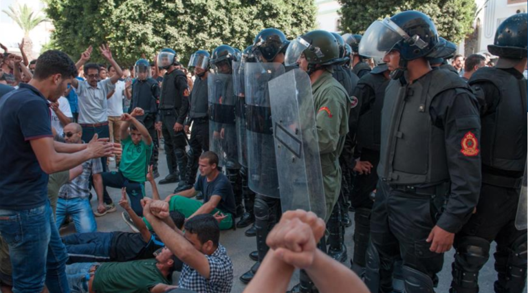 Le pouvoir et les luttes sociales au Maroc